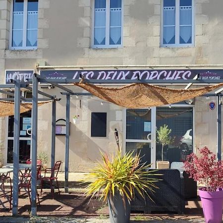 Hotel Les Deux Porches Verrieres  Exterior photo