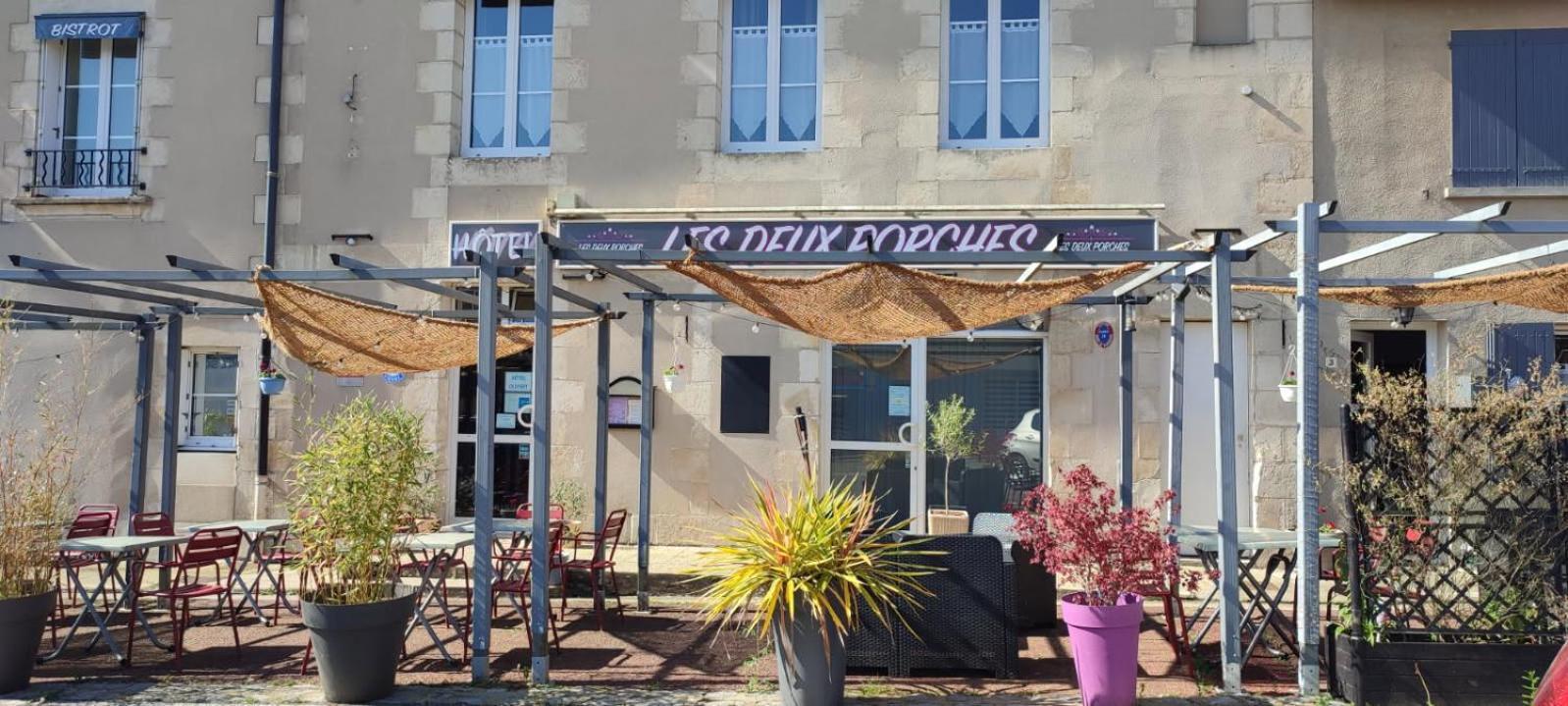 Hotel Les Deux Porches Verrieres  Exterior photo